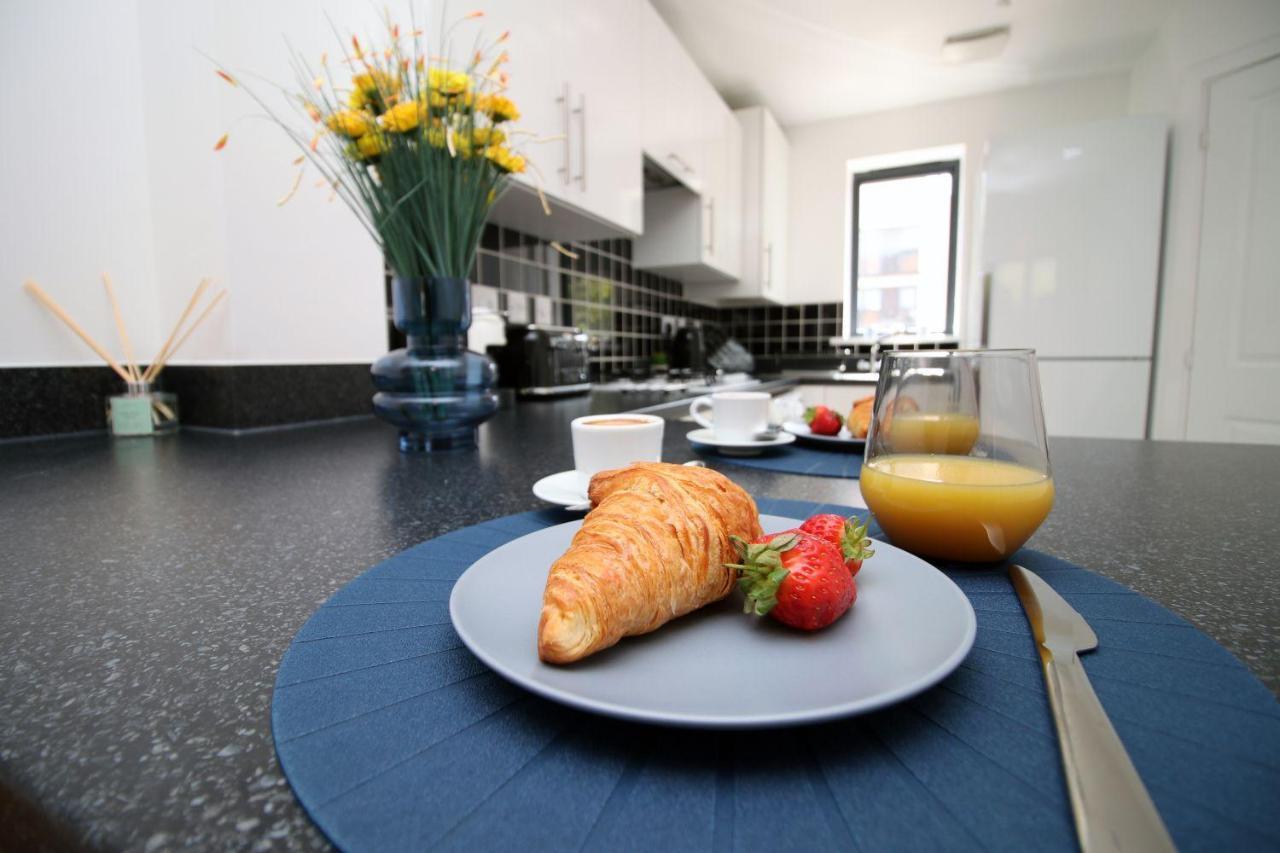 Apartment No 1 Marina Walk By Ssw 3br, Free Parking, Sleeps 5 Close To Marina, Centre, And M4 Swansea