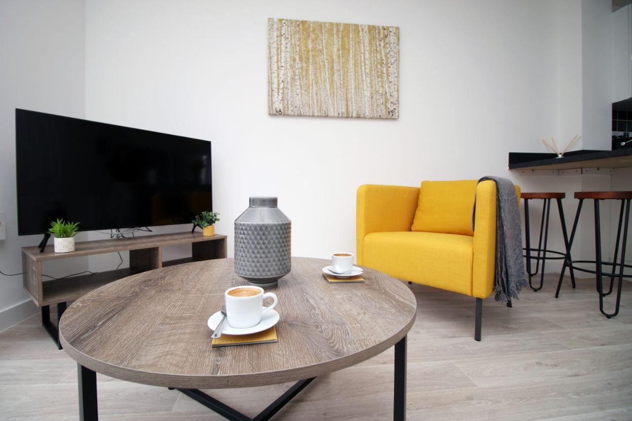 No 1 Marina Walk By Ssw 3br, Free Parking, Sleeps 5 Close To Marina, Centre, And M4 * Swansea