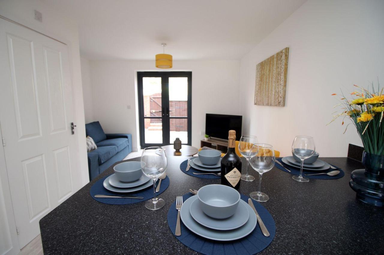 No 1 Marina Walk By Ssw 3br, Free Parking, Sleeps 5 Close To Marina, Centre, And M4 *
