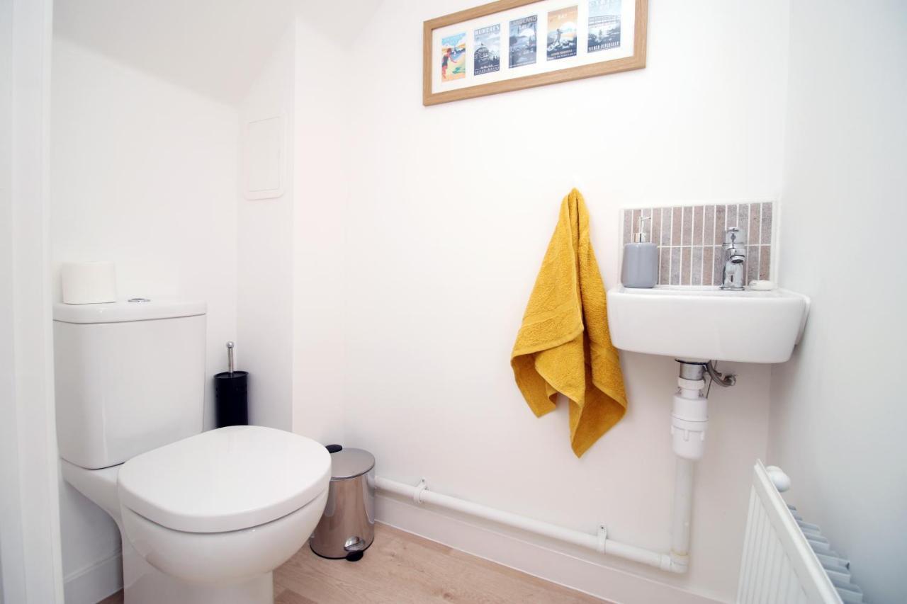 No 1 Marina Walk By Ssw 3br, Free Parking, Sleeps 5 Close To Marina, Centre, And M4 Apartment *